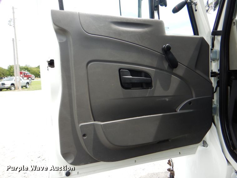 image for item HT9344 2008 International WorkStar 7400  pressure digger truck