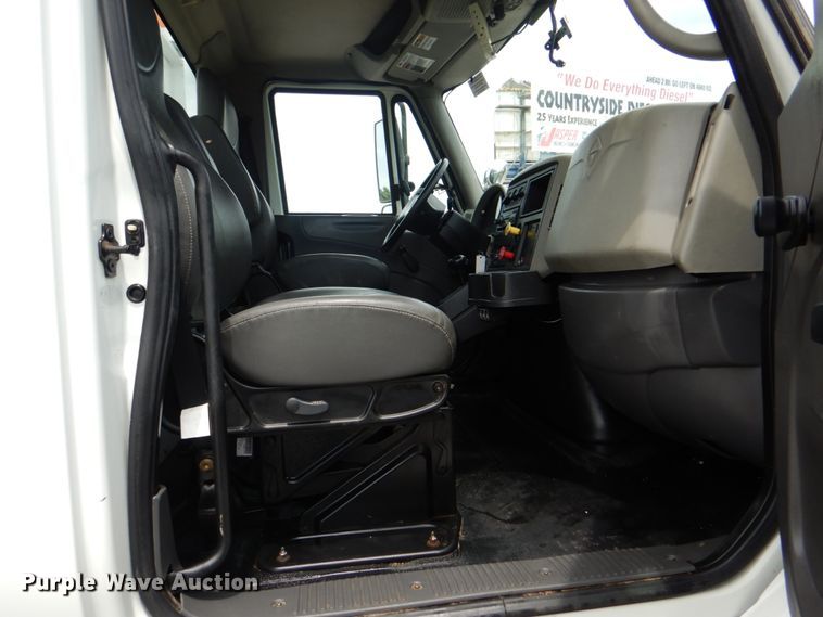 image for item HT9344 2008 International WorkStar 7400  pressure digger truck