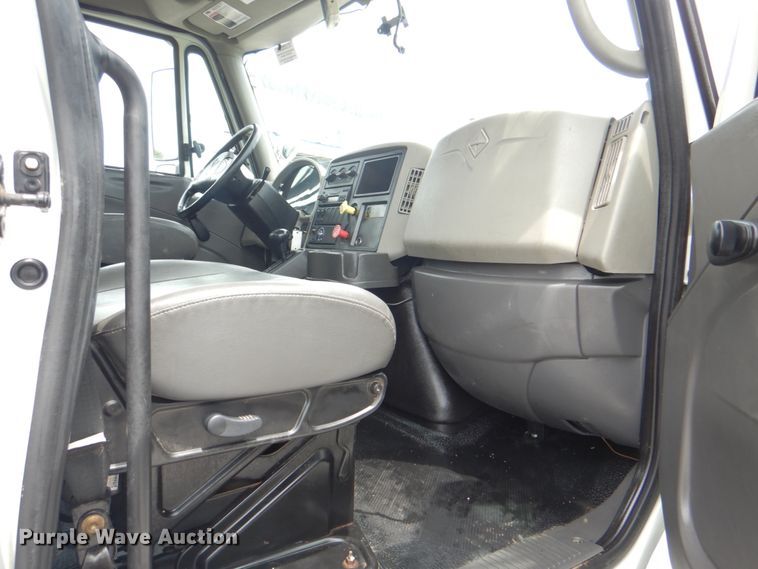 image for item HT9344 2008 International WorkStar 7400  pressure digger truck