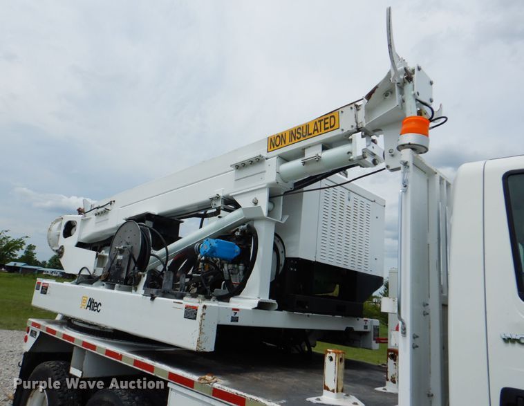 image for item HT9344 2008 International WorkStar 7400  pressure digger truck