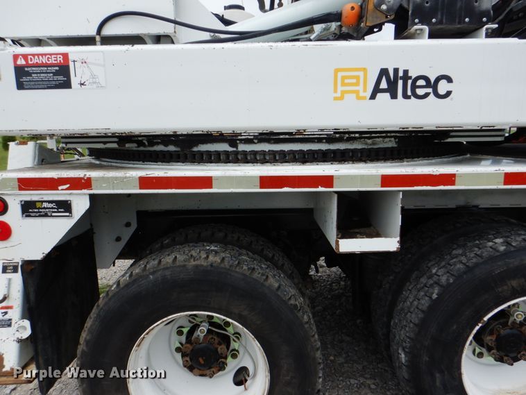 image for item HT9344 2008 International WorkStar 7400  pressure digger truck