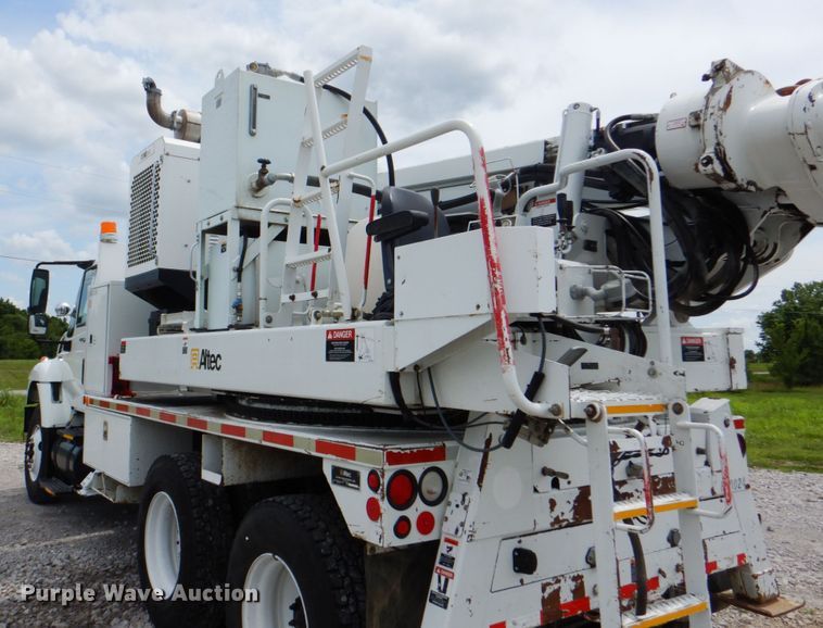 image for item HT9344 2008 International WorkStar 7400  pressure digger truck