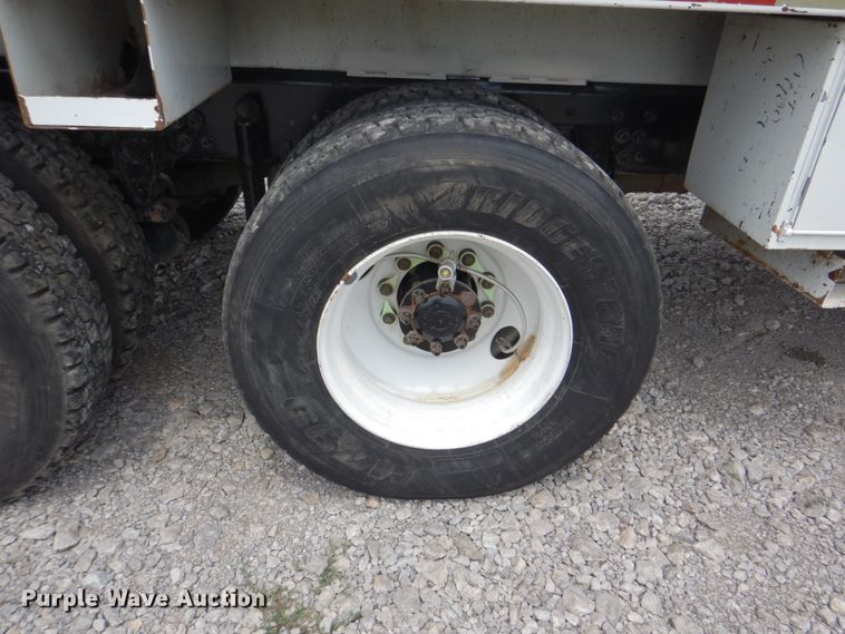 image for item HT9344 2008 International WorkStar 7400  pressure digger truck