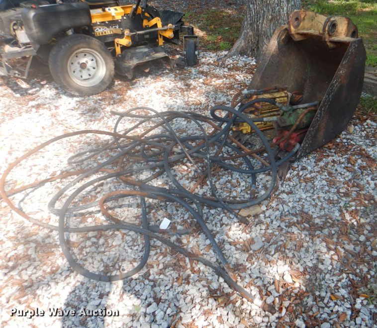 image for item IA9991 23"W bucket