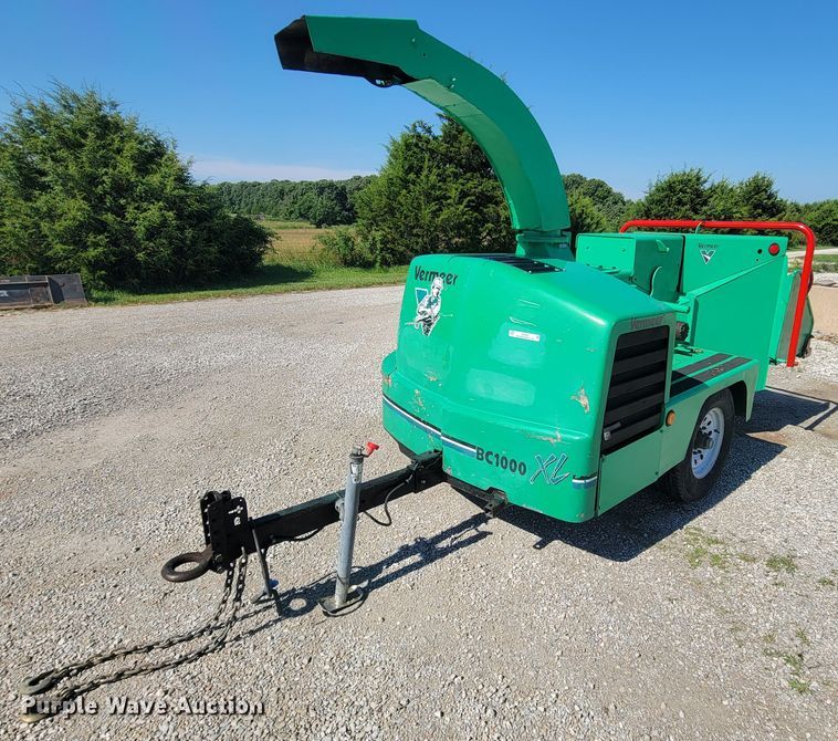 image for item IF9935 2005 Vermeer BC1000XL  wood chipper