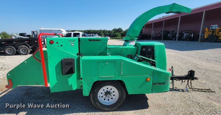 image for item IF9935 2005 Vermeer BC1000XL  wood chipper