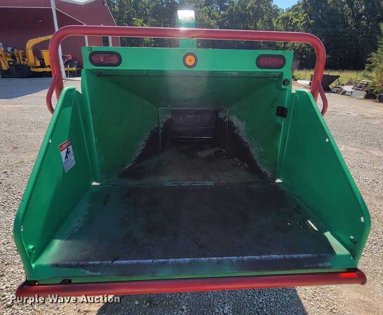 image for item IF9935 2005 Vermeer BC1000XL  wood chipper