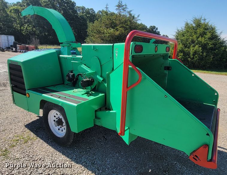 image for item IF9935 2005 Vermeer BC1000XL  wood chipper