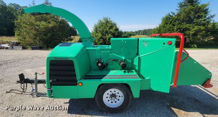 image for item IF9935 2005 Vermeer BC1000XL  wood chipper