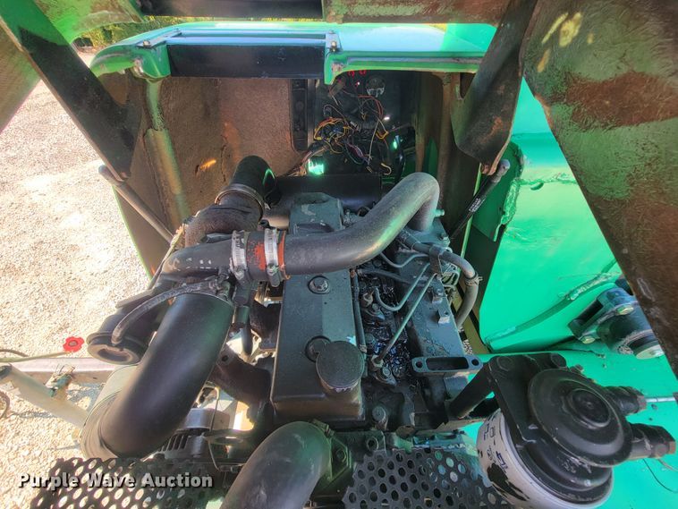 image for item IF9935 2005 Vermeer BC1000XL  wood chipper