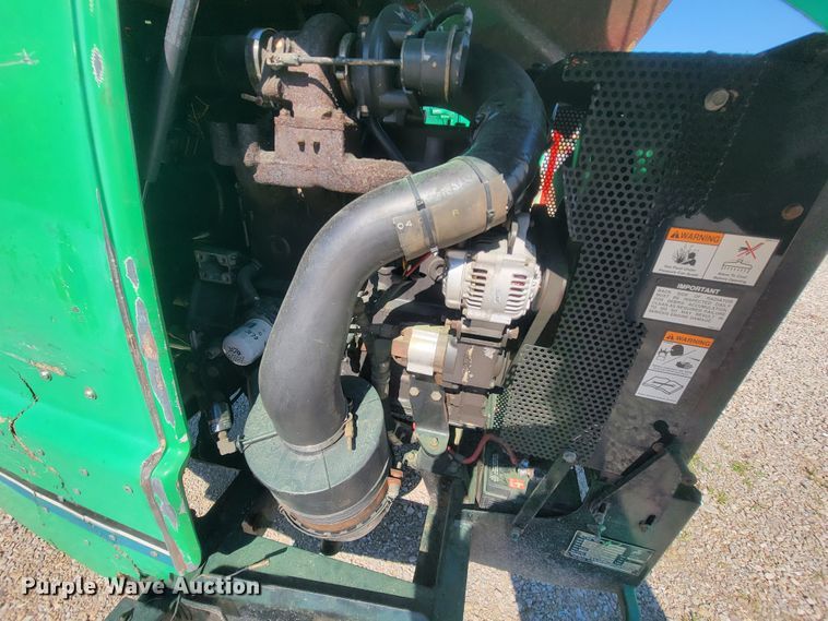 image for item IF9935 2005 Vermeer BC1000XL  wood chipper