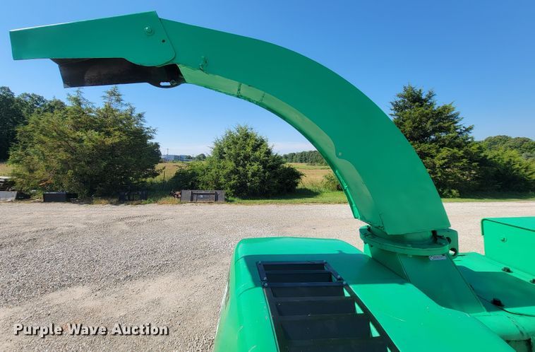 image for item IF9935 2005 Vermeer BC1000XL  wood chipper