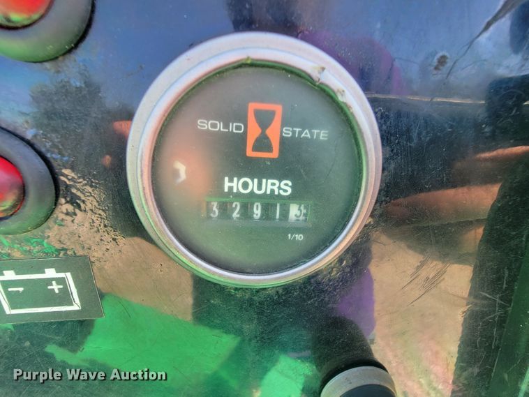 image for item IF9935 2005 Vermeer BC1000XL  wood chipper