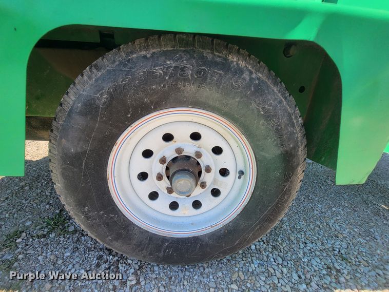 image for item IF9935 2005 Vermeer BC1000XL  wood chipper