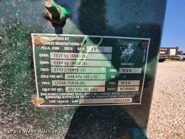 image for item IF9935 2005 Vermeer BC1000XL  wood chipper