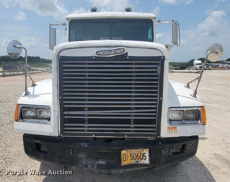 image for item IF9989 1996 Freightliner FLD120  water truck