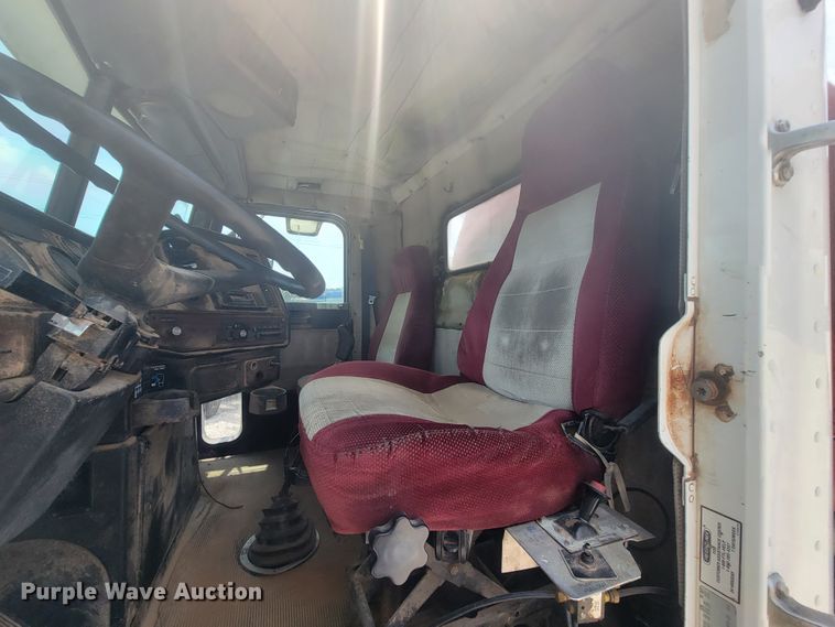 image for item IF9989 1996 Freightliner FLD120  water truck