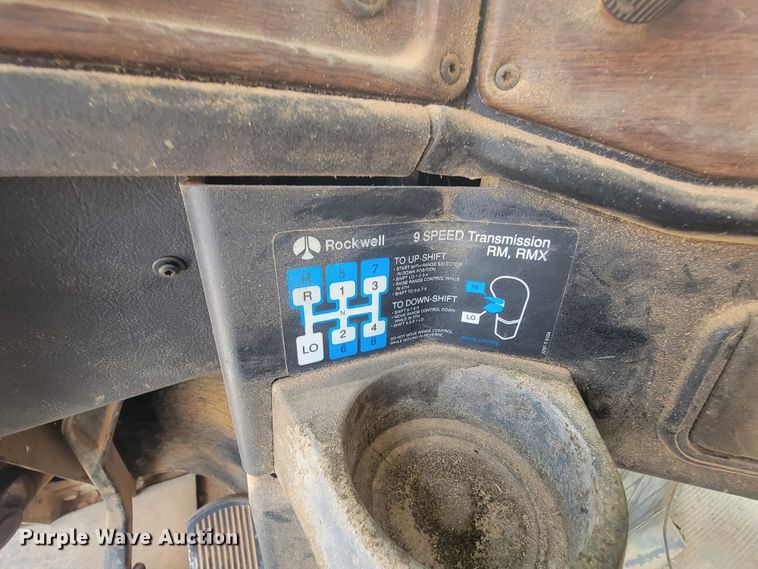 image for item IF9989 1996 Freightliner FLD120  water truck