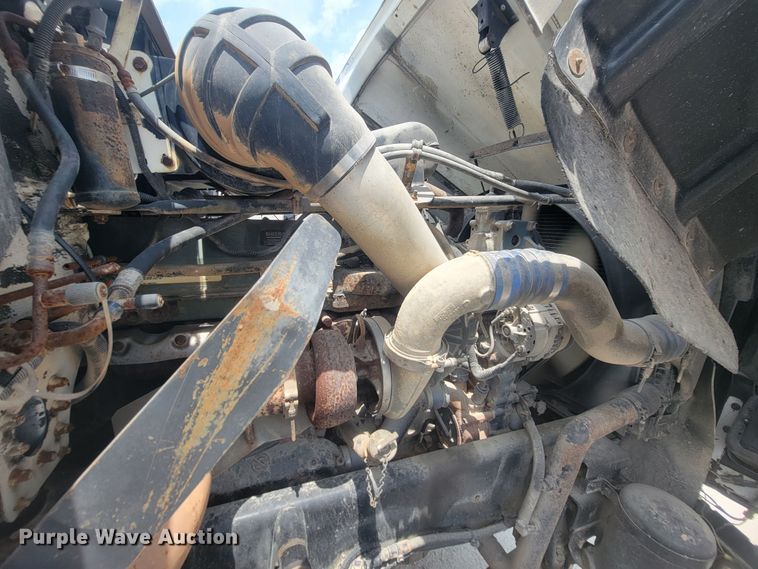 image for item IF9989 1996 Freightliner FLD120  water truck