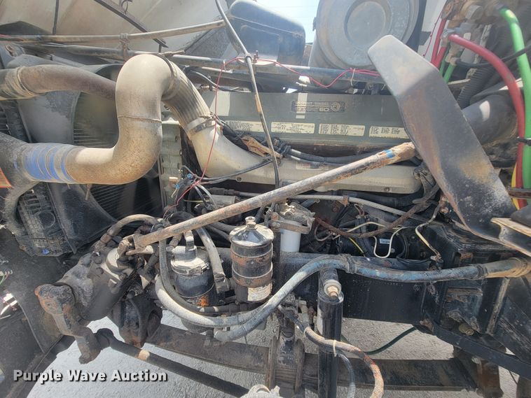 image for item IF9989 1996 Freightliner FLD120  water truck