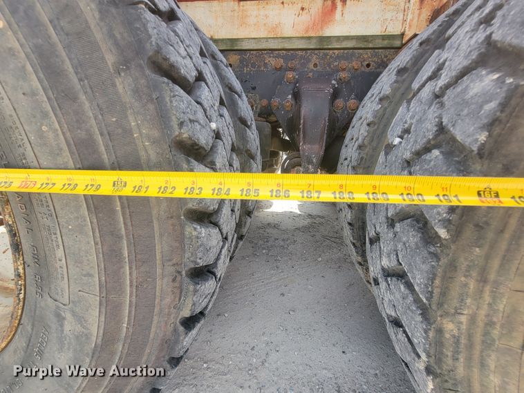 image for item IF9989 1996 Freightliner FLD120  water truck