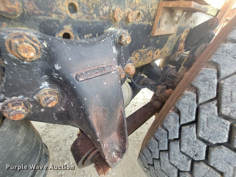 image for item IF9989 1996 Freightliner FLD120  water truck