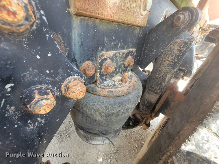 image for item IF9989 1996 Freightliner FLD120  water truck