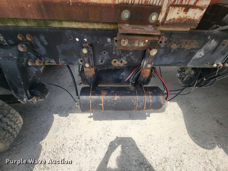 image for item IF9989 1996 Freightliner FLD120  water truck