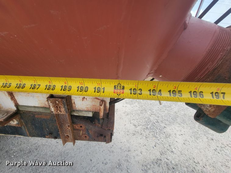 image for item IF9989 1996 Freightliner FLD120  water truck