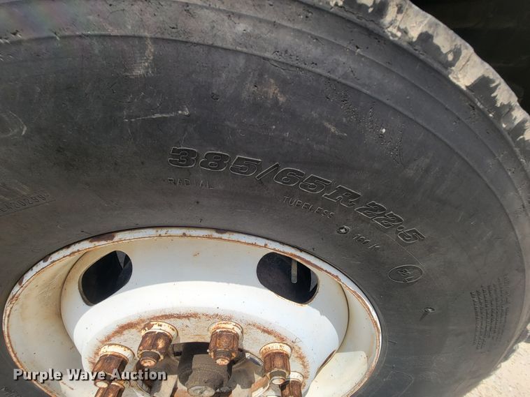 image for item IF9989 1996 Freightliner FLD120  water truck