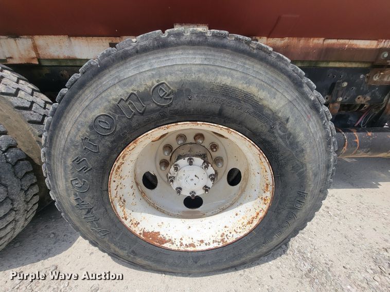 image for item IF9989 1996 Freightliner FLD120  water truck