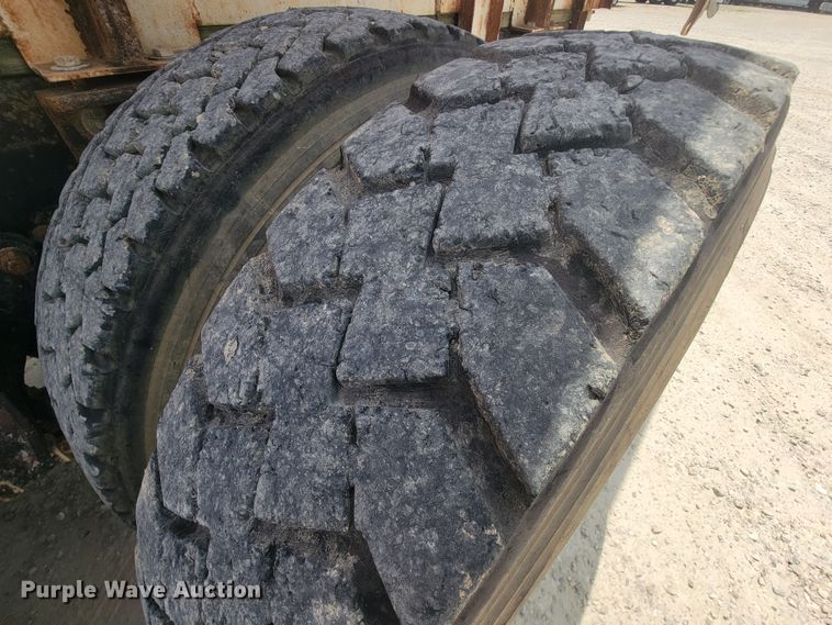 image for item IF9989 1996 Freightliner FLD120  water truck