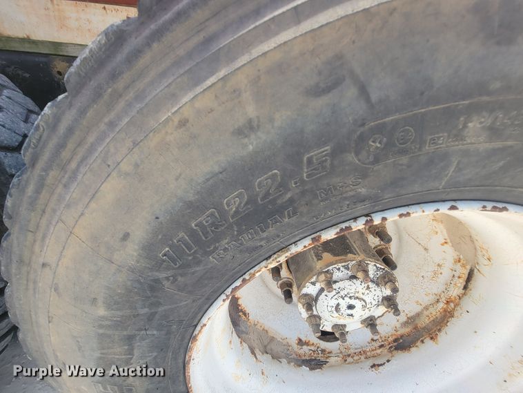 image for item IF9989 1996 Freightliner FLD120  water truck