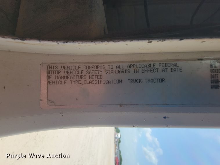 image for item IF9989 1996 Freightliner FLD120  water truck