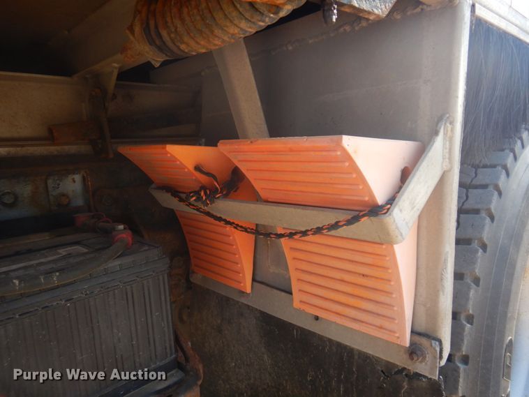 image for item IH9276 2001 Sterling L8500  dump truck