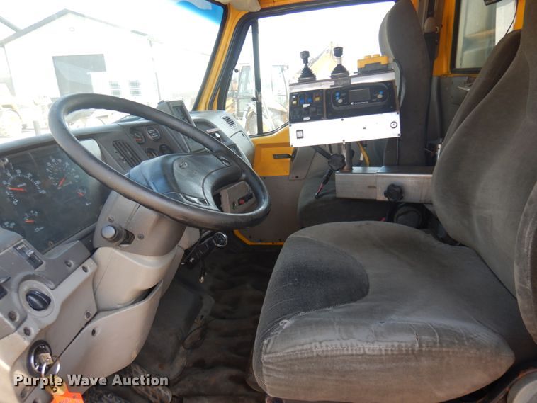 image for item IH9276 2001 Sterling L8500  dump truck