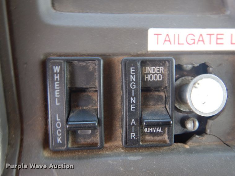 image for item IH9276 2001 Sterling L8500  dump truck