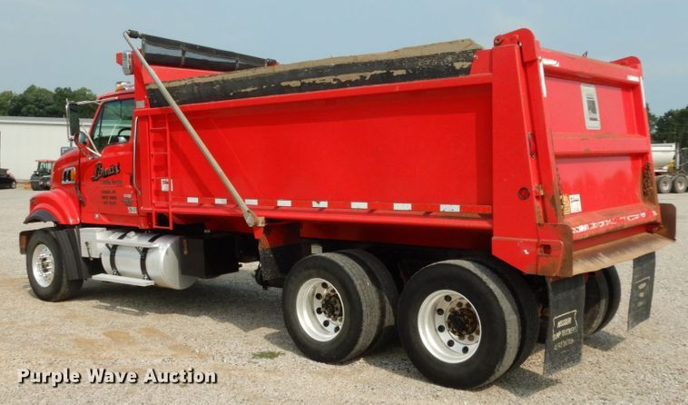 image for item II9667 2008 Sterling LT9500  dump truck