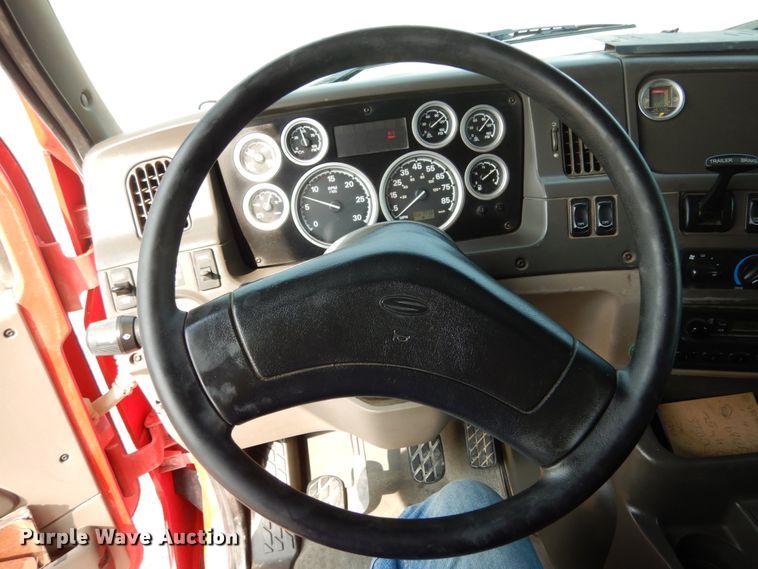 image for item II9667 2008 Sterling LT9500  dump truck