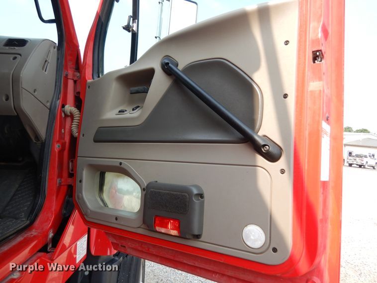 image for item II9667 2008 Sterling LT9500  dump truck