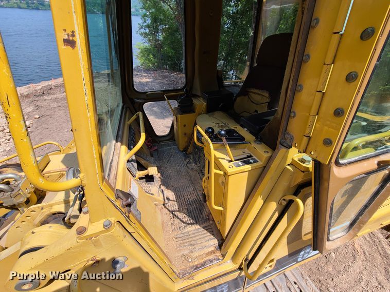 image for item IJ9048 1998 Caterpillar 963B  track loader