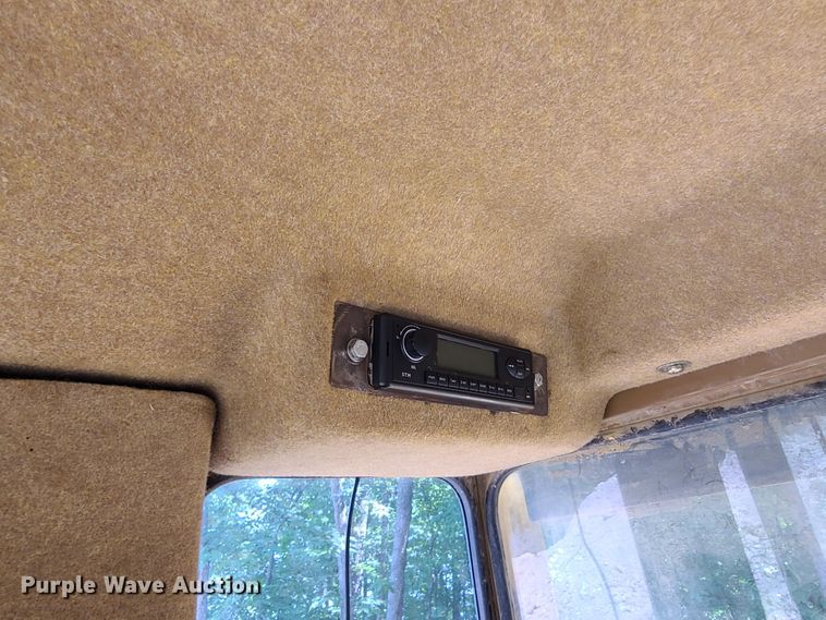 image for item IJ9048 1998 Caterpillar 963B  track loader