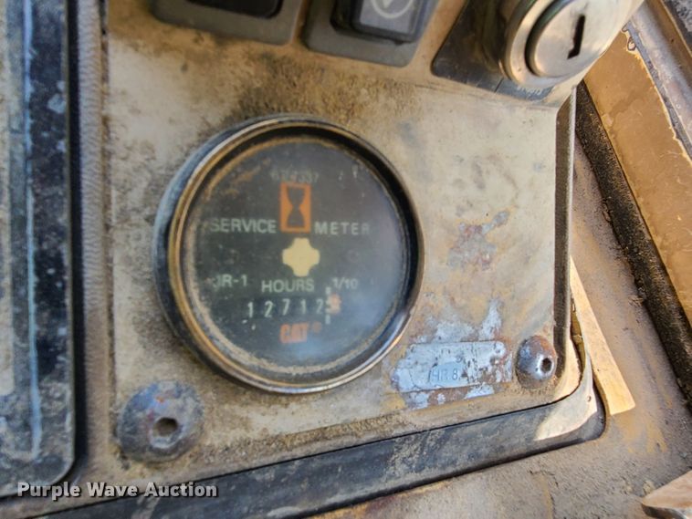 image for item IJ9048 1998 Caterpillar 963B  track loader