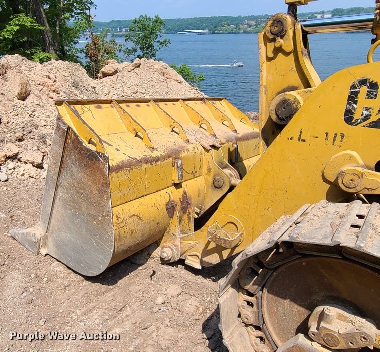 image for item IJ9048 1998 Caterpillar 963B  track loader