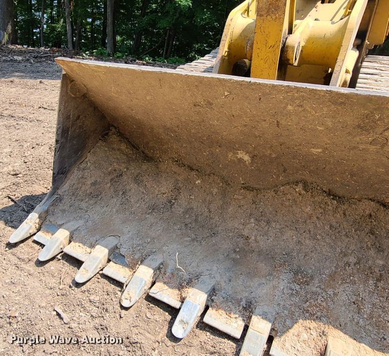 image for item IJ9048 1998 Caterpillar 963B  track loader