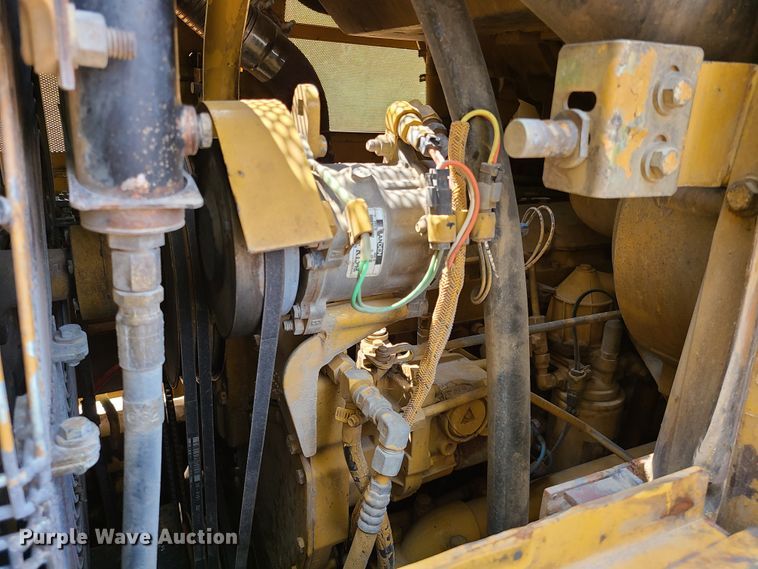image for item IJ9048 1998 Caterpillar 963B  track loader
