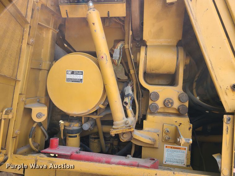 image for item IJ9048 1998 Caterpillar 963B  track loader