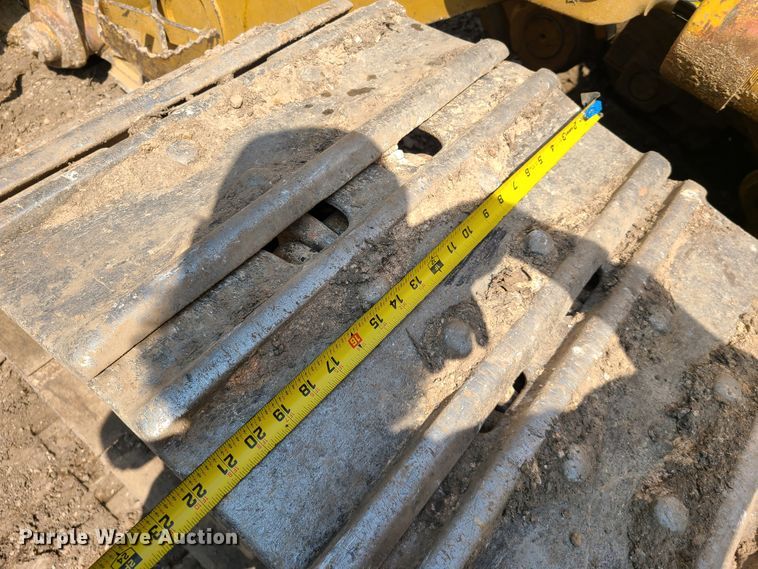 image for item IJ9048 1998 Caterpillar 963B  track loader