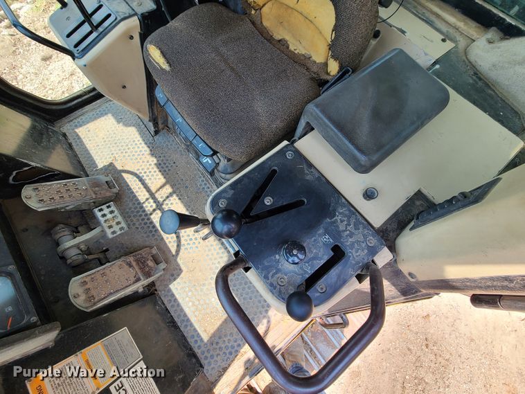 image for item IJ9049 1996 Caterpillar 953C  track loader
