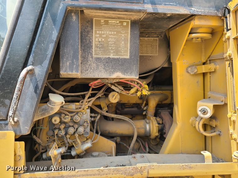image for item IJ9049 1996 Caterpillar 953C  track loader